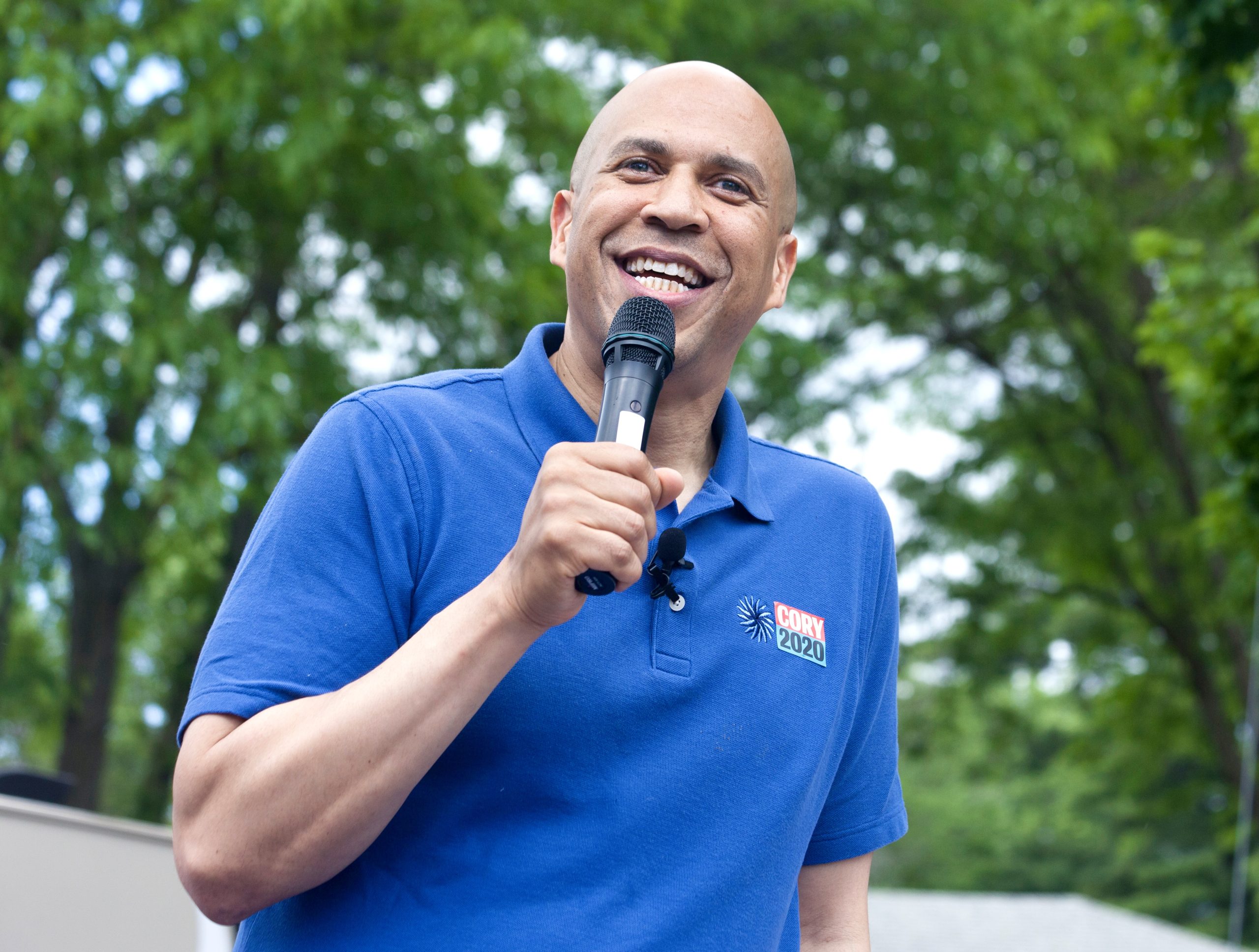 u-s-senator-cory-booker-introduces-new-bill-to-hold-factory-farms